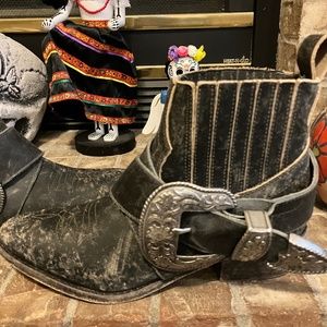 Matisse understated leather boots rare